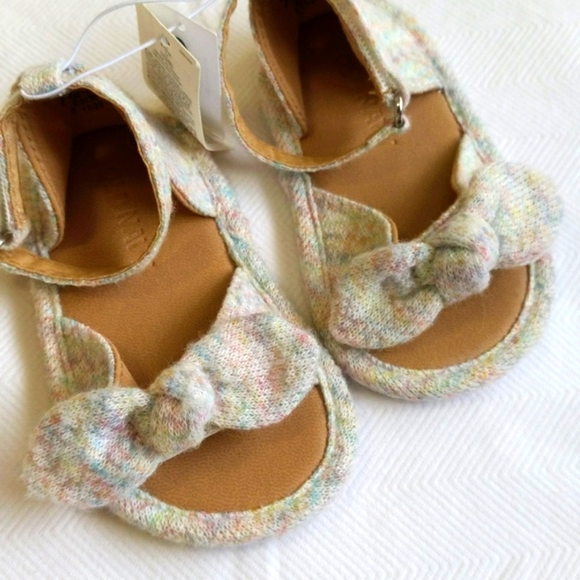 NEW old navy pastel multi knit bow sandals with velcro closure 6-12 months baby - Picture 5 of 6